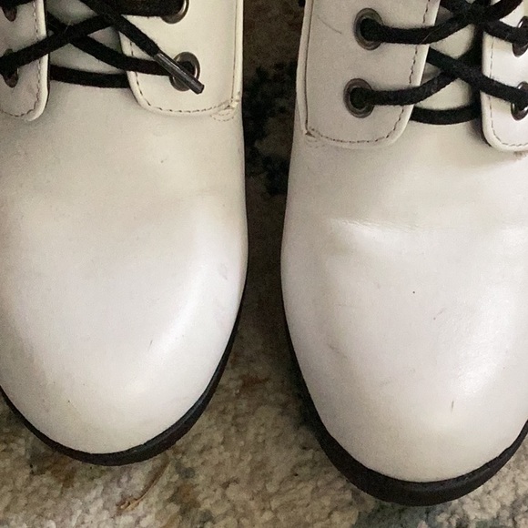 Heeled Ankle Boots, size 6, White - Picture 3 of 4